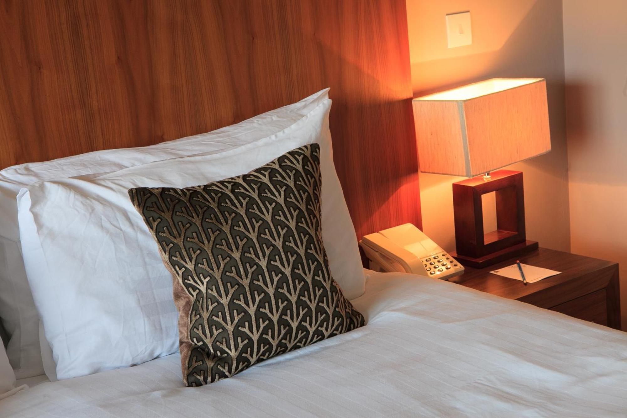 Best Western Plus Centurion Hotel Midsomer Norton Szoba fotó